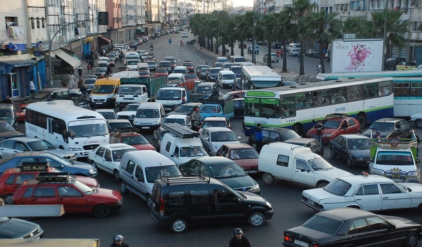 صورة لحركة المرور الكثيفة في أحد شوارع الدار البيضاء